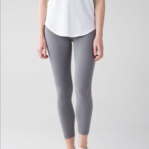 LOOKING ISO Lululemon Align Size 4 Leggings
